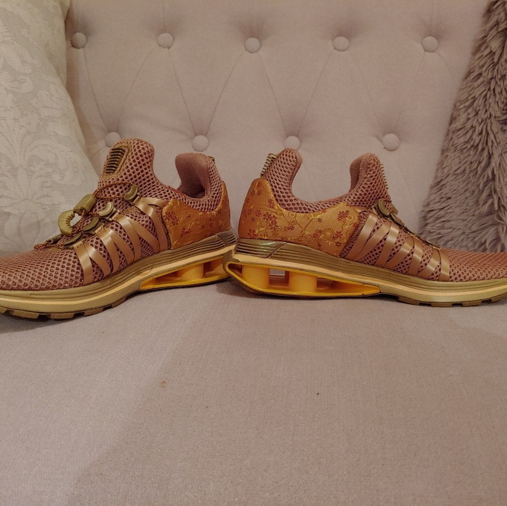 Nike Shox Gravity Gold Floral Running Shoes